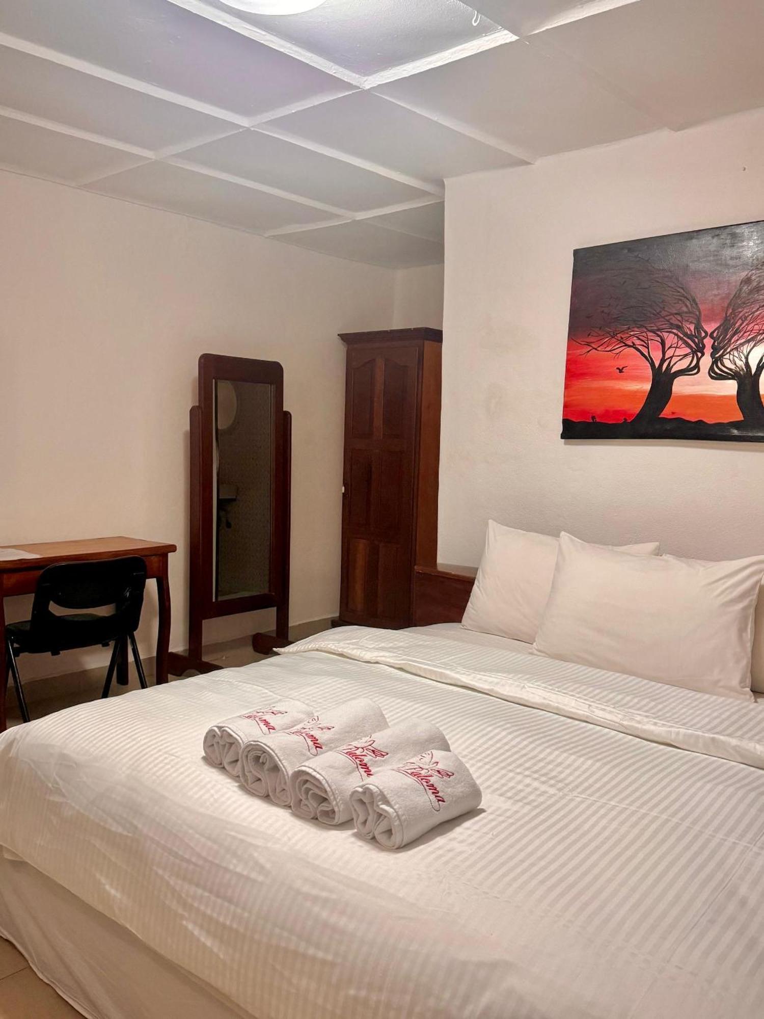 Paloma Guest House Kenema Esterno foto
