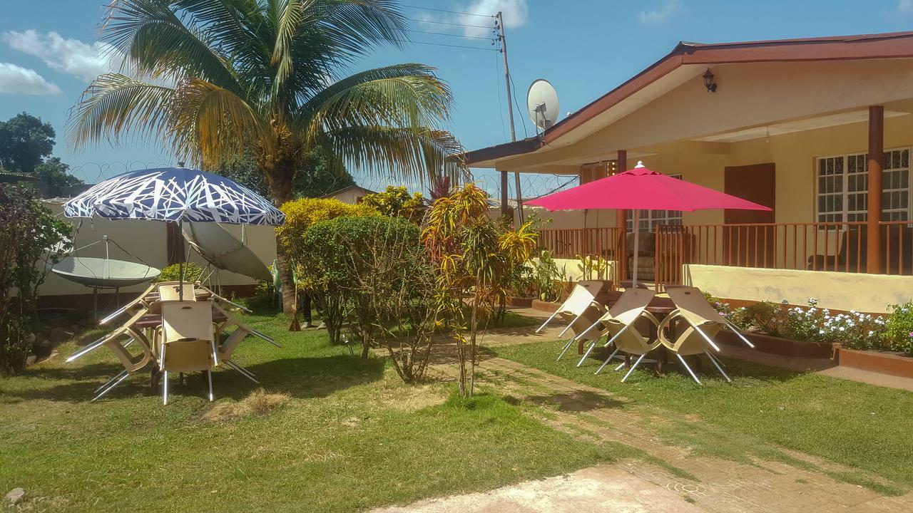 Paloma Guest House Kenema Esterno foto